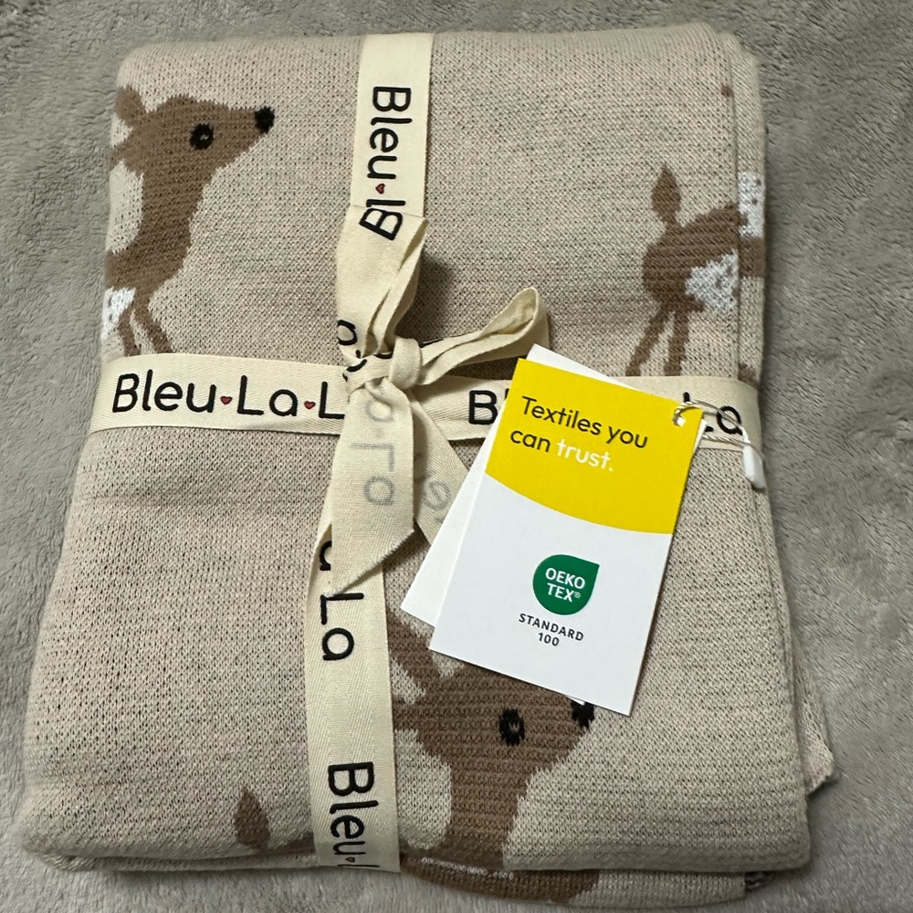 Bleu la la kids knit  blanket nwt
